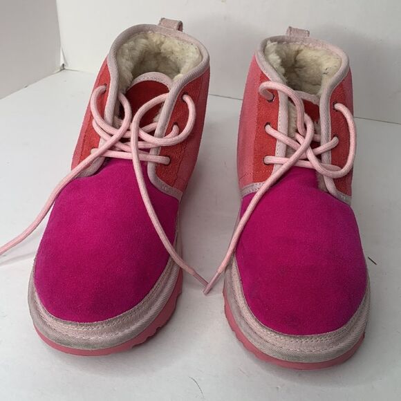 Children’s UGG Neumel Mash-up Chukka pink suede ankle boot - Picture 3 of 10